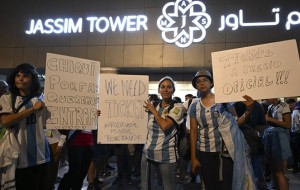 Hinchas argentinos buscan entradas para la gran final