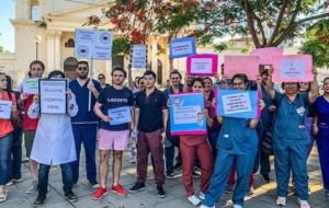 Residentes de la Salud se movilizaron en Corrientes