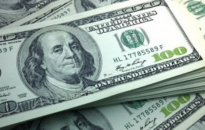 Nueva caída de acciones y bonos argentinos, y suba del dólar