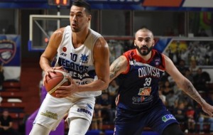 Regatas cayó en el primer juego por los Cuartos de Final