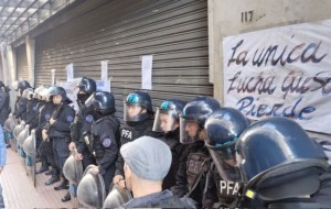 La Policía Federal bloqueó el ingreso a la Universidad de las Madres