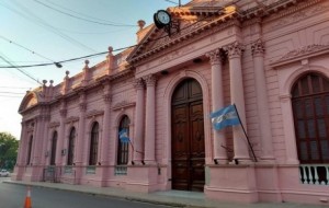 La única certeza es que se quiebra la polarización en Corrientes