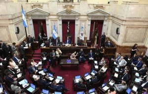 Senadores se aumentan el sueldo a mas de $9 millones