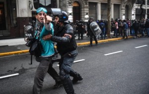 Silenciar Medios: Estatuto y Fondos en Jaque