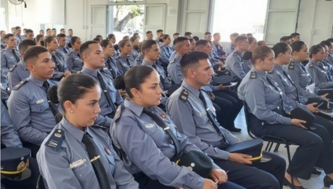 Familiares de cadetes de la policía exigen pago de becas adeudadas al gobernador