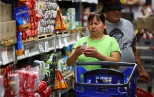 Con salarios en caída, la canasta en Corrientes sigue arriba del millón