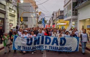 Doble protesta en Corrientes contra el ajuste y el alineamiento internacional sionista