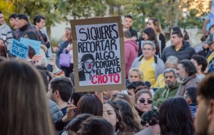 Cuando ajustan la educación, las aulas son las calles