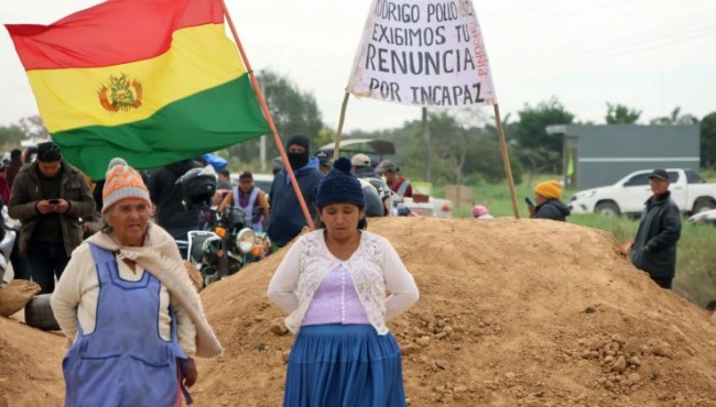 Campesinos y sindicatos piden la renuncia del presidente boliviano